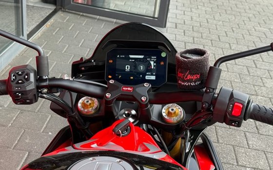 Motorrad Occasion Aprilia Tuono 660 Factory - Bild 5