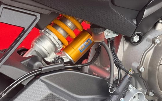 Motorrad Occasion Aprilia Tuono 660 Factory - Bild 6