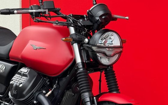 Neufahrzeug Moto Guzzi V7 Stone - Bild 7