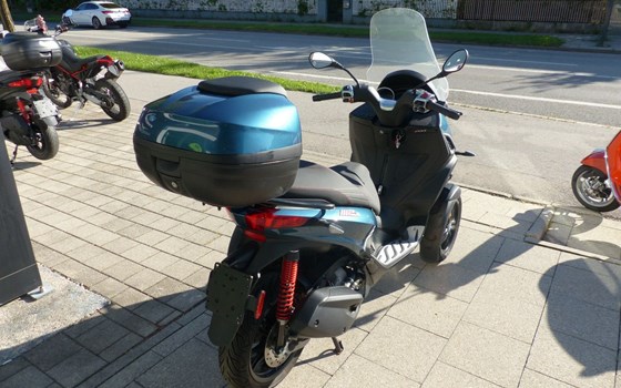 Gebrauchtmotorrad Piaggio MP3 300 - Bild 11