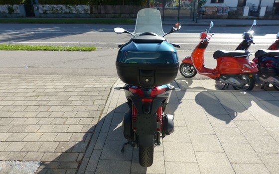 Gebrauchtmotorrad Piaggio MP3 300 - Bild 9