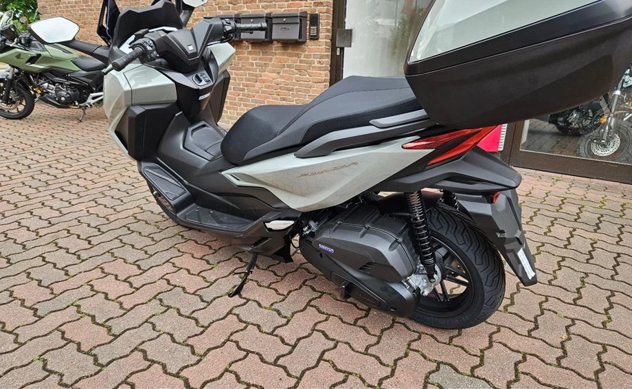 Offer Honda Forza 125 Bild 3: Offer Honda Forza 125