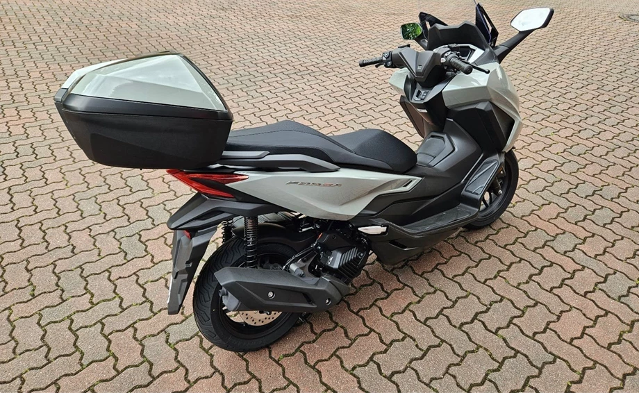 Offer Honda Forza 125 Bild 4: Offer Honda Forza 125