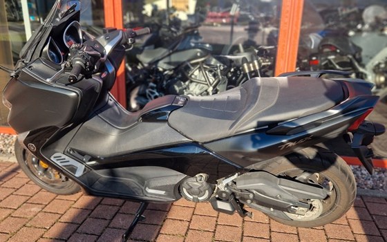 Gebrauchtmotorrad Yamaha TMAX DX - Bild 11