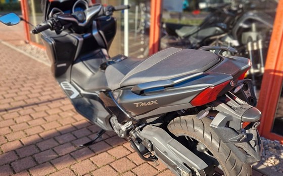 Gebrauchtmotorrad Yamaha TMAX DX - Bild 9