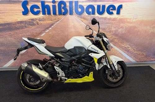 Suzuki GSR 750