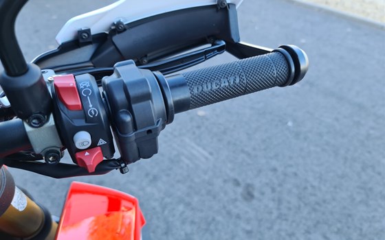 Gebrauchtmotorrad Ducati Hypermotard 950 SP - Bild 12 Gebrauchtmotorrad Ducati Hypermotard 950 SP - Bild 12