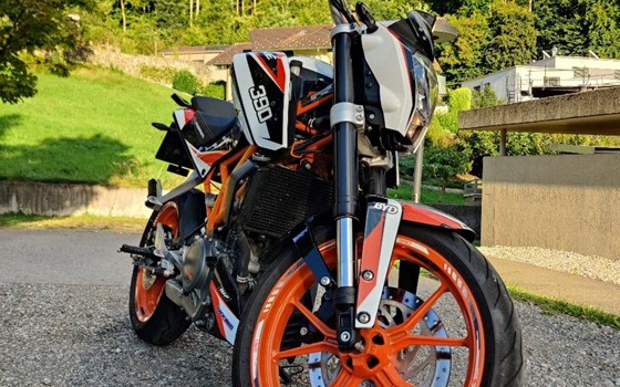 Gebrauchtmotorrad KTM 390 Duke - Bild 3 Gebrauchtmotorrad KTM 390 Duke - Bild 3