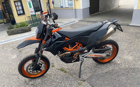 Gebrauchtmotorrad KTM 690 SMC R - Bild 2 Gebrauchtmotorrad KTM 690 SMC R - Bild 2