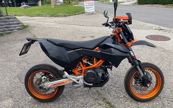 Gebrauchtmotorrad KTM 690 SMC R - Bild 10 Gebrauchtmotorrad KTM 690 SMC R - Bild 10