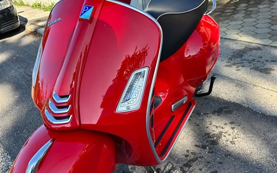 Gebrauchtmotorrad Vespa GTS 300 hpe Super - Bild 3 Gebrauchtmotorrad Vespa GTS 300 hpe Super - Bild 3