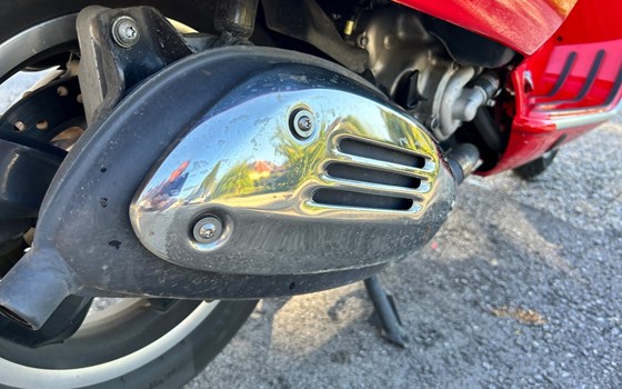 Gebrauchtmotorrad Vespa GTS 300 hpe Super - Bild 9 Gebrauchtmotorrad Vespa GTS 300 hpe Super - Bild 9