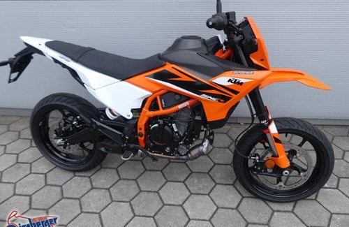 Neumotorrad KTM 390 SMC R