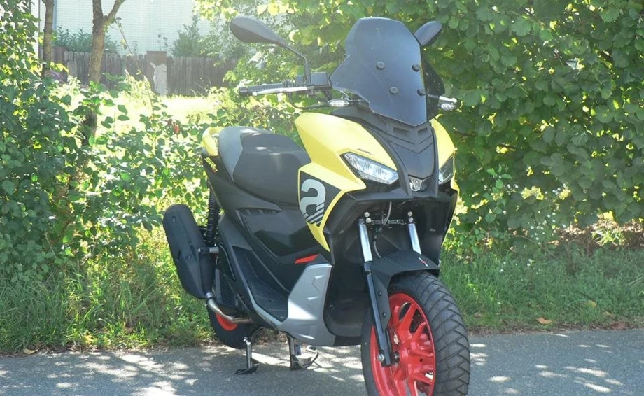 Angebot Aprilia SR GT 125 Bild 3: Angebot Aprilia SR GT 125