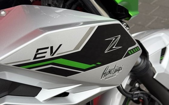 Neufahrzeug Kawasaki Z e-1 - Bild 10