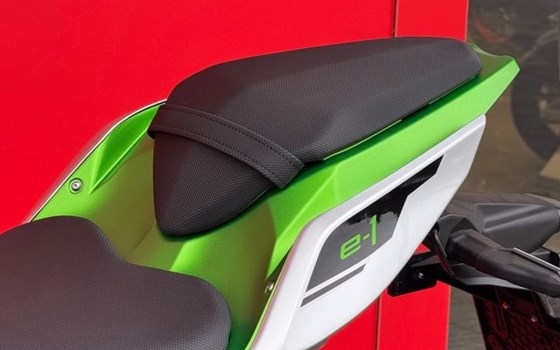 Neufahrzeug Kawasaki Z e-1 - Bild 16