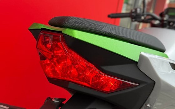 Neufahrzeug Kawasaki Z e-1 - Bild 10