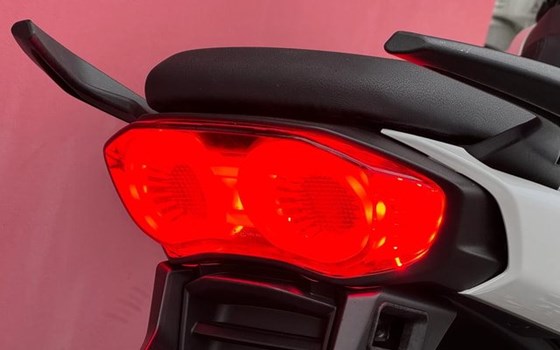 Neufahrzeug Moto Guzzi V100 Mandello - Bild 12