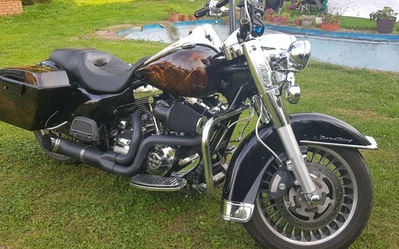 Gebrauchtmotorrad Harley-Davidson Road King Custom FLHRS - Bild 1