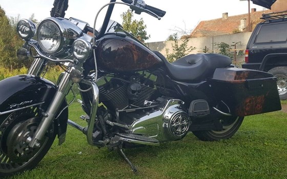 Gebrauchtmotorrad Harley-Davidson Road King Custom FLHRS - Bild 3