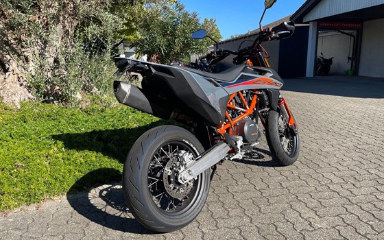 Gebrauchtmotorrad KTM 690 SMC R - Bild 2