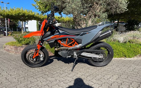 Gebrauchtmotorrad KTM 690 SMC R - Bild 4
