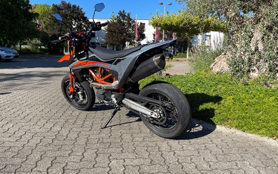 Gebrauchtmotorrad KTM 690 SMC R - Bild 6