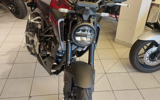 Gebrauchtmotorrad Honda CB125R - Bild 2
