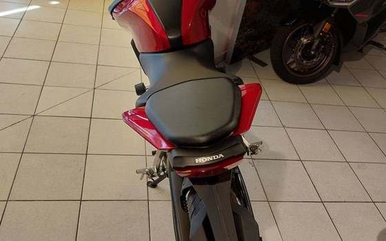 Gebrauchtmotorrad Honda CB125R - Bild 5