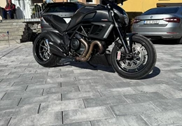 Gebrauchte Ducati Diavel Carbon Gebrauchte Ducati Diavel Carbon