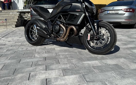 Gebrauchtmotorrad Ducati Diavel Carbon - Bild 1
