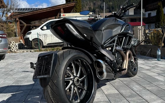 Gebrauchtmotorrad Ducati Diavel Carbon - Bild 2