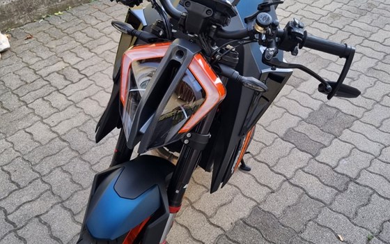 Gebrauchtmotorrad KTM 1290 Super Duke R - Bild 3 Gebrauchtmotorrad KTM 1290 Super Duke R - Bild 3