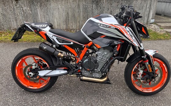 Gebrauchtmotorrad KTM 890 Duke R - Bild 11 Gebrauchtmotorrad KTM 890 Duke R - Bild 11