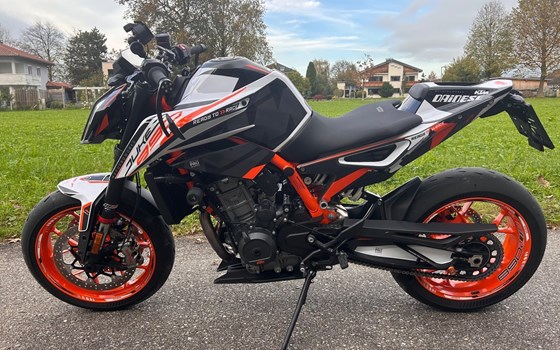 Gebrauchtmotorrad KTM 890 Duke R - Bild 5 Gebrauchtmotorrad KTM 890 Duke R - Bild 5