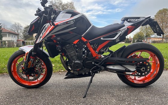 Gebrauchtmotorrad KTM 890 Duke R - Bild 6 Gebrauchtmotorrad KTM 890 Duke R - Bild 6