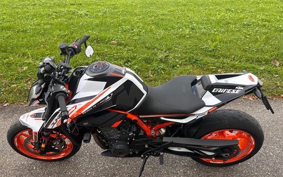 Gebrauchtmotorrad KTM 890 Duke R - Bild 7 Gebrauchtmotorrad KTM 890 Duke R - Bild 7