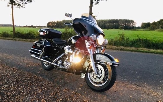 Gebrauchtmotorrad Harley-Davidson Electra Glide Police Edition - Bild 12