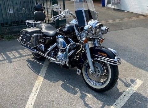 Gebrauchtmotorrad Harley-Davidson Road King Classic FLHRC - Bild 2