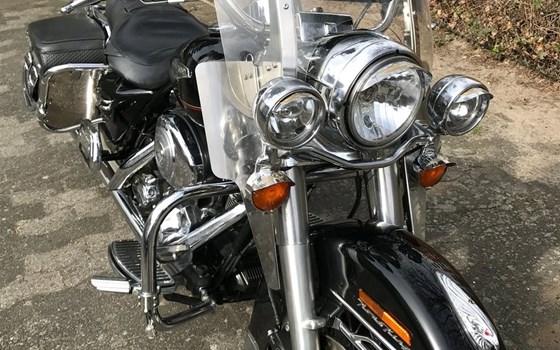 Gebrauchtmotorrad Harley-Davidson Road King Classic FLHRC - Bild 8