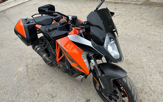 Gebrauchtmotorrad KTM 1290 Super Duke GT - Bild 2 Gebrauchtmotorrad KTM 1290 Super Duke GT - Bild 2