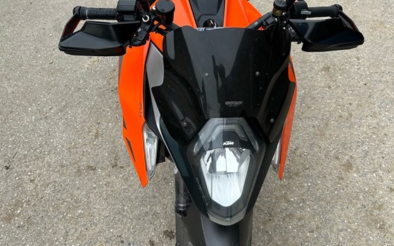 Gebrauchtmotorrad KTM 1290 Super Duke GT - Bild 3 Gebrauchtmotorrad KTM 1290 Super Duke GT - Bild 3