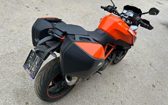 Gebrauchtmotorrad KTM 1290 Super Duke GT - Bild 5 Gebrauchtmotorrad KTM 1290 Super Duke GT - Bild 5