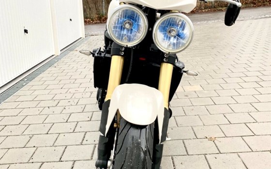 Gebrauchtmotorrad Triumph Speed Triple 1050 - Bild 2