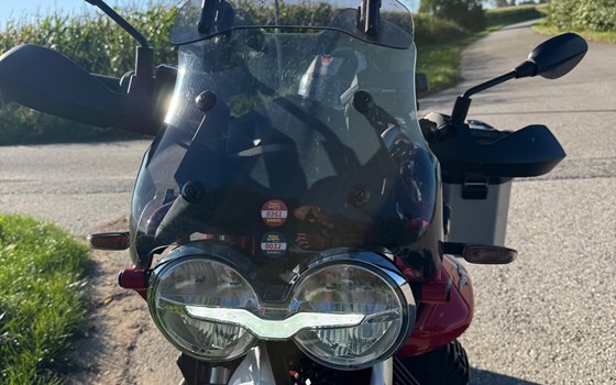 Gebrauchtmotorrad Moto Guzzi V85 TT Evoactive Graphics - Bild 3 Gebrauchtmotorrad Moto Guzzi V85 TT Evoactive Graphics - Bild 3