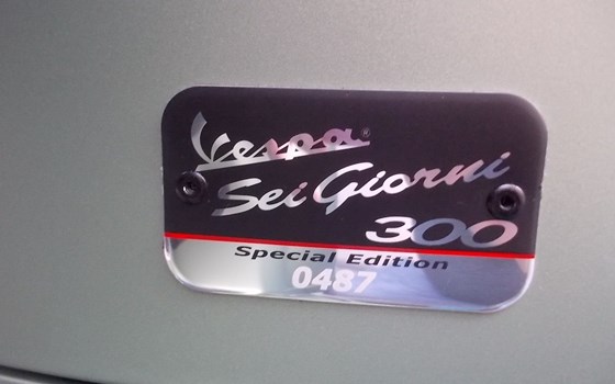 Gebrauchtmotorrad Vespa GTV 300 Special Edition Sei Giorni Euro4 - Bild 18 Gebrauchtmotorrad Vespa GTV 300 Special Edition Sei Giorni Euro4 - Bild 18