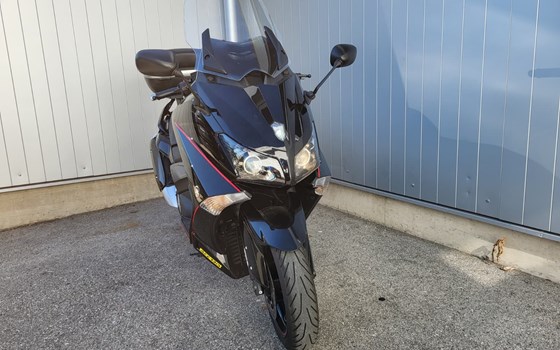 Gebrauchtmotorrad Yamaha T-MAX 530 ABS - Bild 2 Gebrauchtmotorrad Yamaha T-MAX 530 ABS - Bild 2