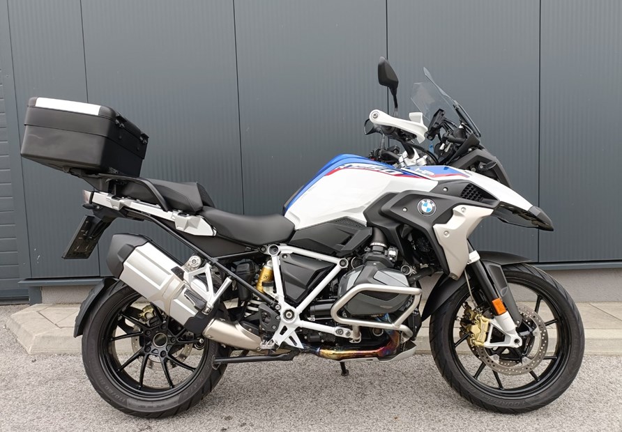 BMW R 1250 GS (light-white/racing-blue met/racing-red)