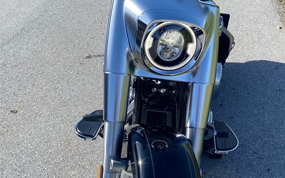 Gebrauchtmotorrad Harley-Davidson Softail Fat Boy 114 FLFBS - Bild 10 Gebrauchtmotorrad Harley-Davidson Softail Fat Boy 114 FLFBS - Bild 10