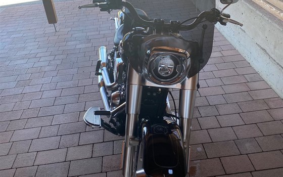 Gebrauchtmotorrad Harley-Davidson Softail Fat Boy 114 FLFBS - Bild 17 Gebrauchtmotorrad Harley-Davidson Softail Fat Boy 114 FLFBS - Bild 17